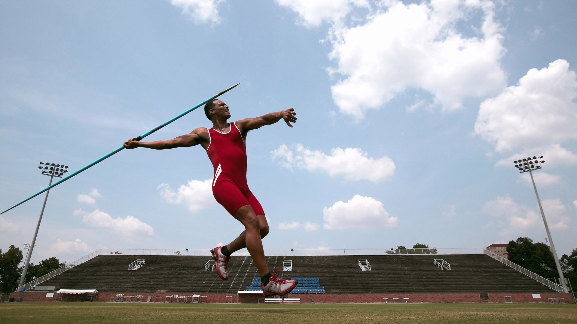 Leyu Sports (乐鱼体育)-AC米兰锋线爆发持续扩大比分优势，ac米兰巅峰